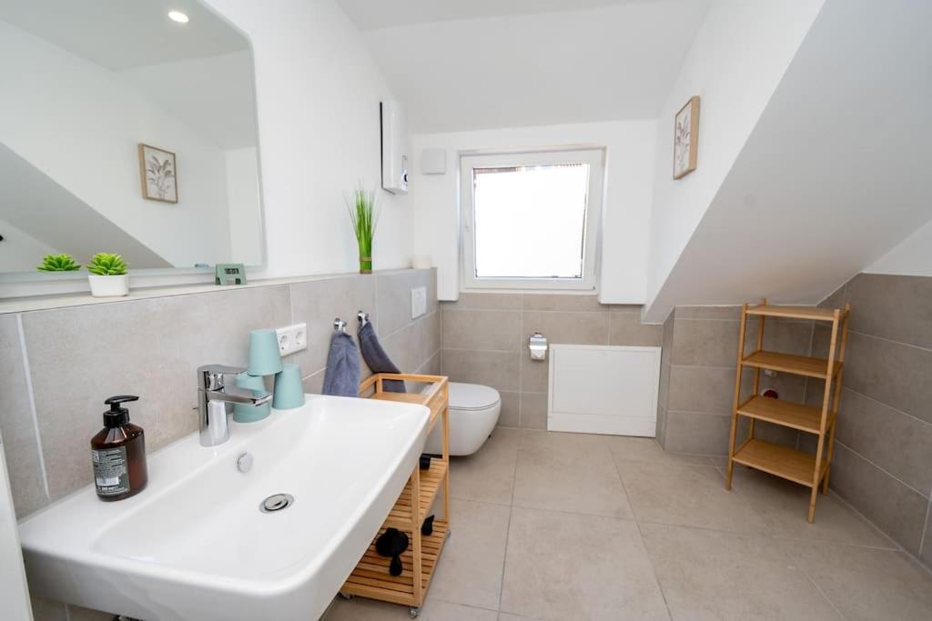 Moderne Maisonette Wohnung Im Fluesseviertel BRE Exterior photo